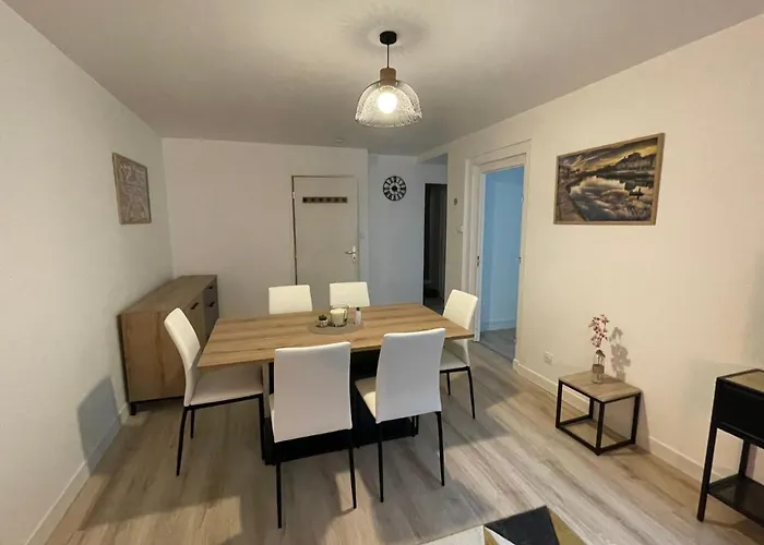 - Le Victorieux - Centre-ville- Classe 3 Etoiles Hotel *